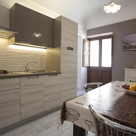 Damarete Apartment *