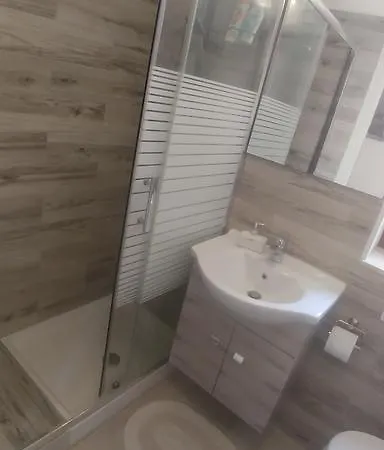 Damarete Apartment *